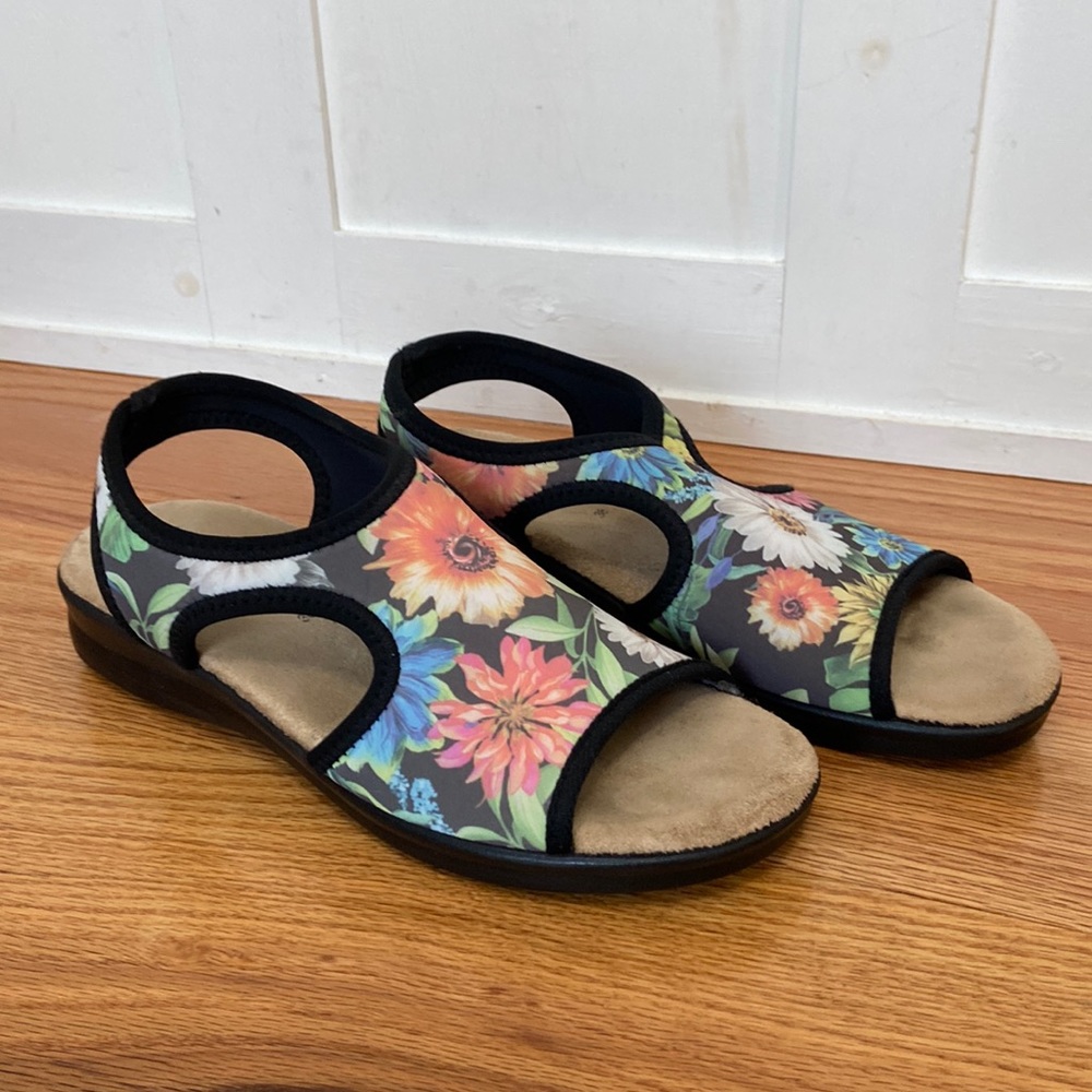 Spring Step Flexus Womens Nyaman-Bouquet Black Multicolor Flower Sandals Size 38